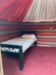 Postel nebo postele na pokoji v ubytování golden day