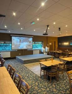 Ärikülastajate ala ja/või konverentsiruum majutusasutuses Beautiful Snowdonia Chalet +25 fotot