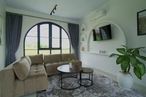 Posezení v ubytování Luxury Villa With Private Pool Surrounded by Nature