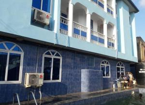 Το κτήριο όπου στεγάζεται  ο ξενώνας +1 φωτογραφίες