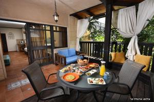 Φαγητό σε αυτή η εξοχική κατοικία ή κάπου εκεί κοντά