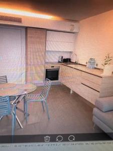 Una cocina o cocineta en Baie marquet frontière monaco