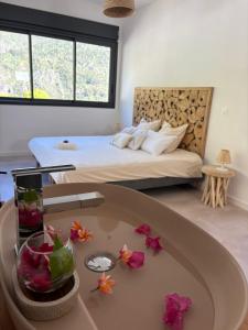 Postel nebo postele na pokoji v ubytování Palma Roja Lodge