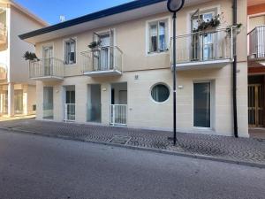 Το κτήριο όπου στεγάζεται  το διαμέρισμα