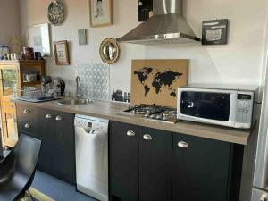 Kuchyň nebo kuchyňský kout v ubytování H&H studio overlooking Boston Bay, Port Lincoln + 20 fotografií