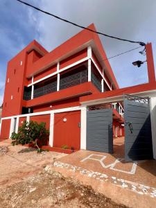 Το κτήριο όπου στεγάζεται  το ξενοδοχείο διαμερισμάτων