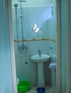 Ένα μπάνιο στο Hotel Thimba Land +16 φωτογραφίες