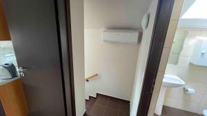 Koupelna v ubytování Transylvania Guest House + 17 fotografií