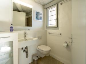 Ένα μπάνιο στο Al Paradiso by Fewotessin