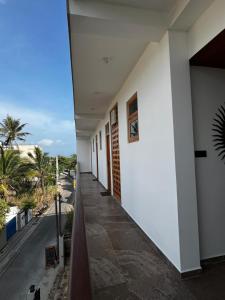 Afbeelding uit fotogalerij van Blue Corals Beach Bungalow in Madihe East