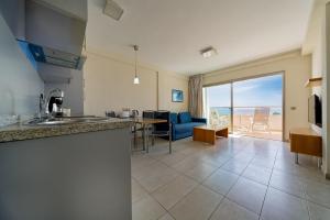 Kuchyň nebo kuchyňský kout v ubytování Servatur Alameda de Jandía + 71 fotografií