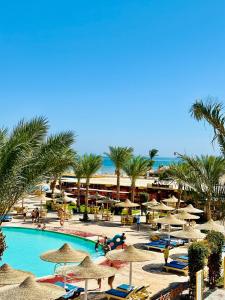 Πισίνα στο ή κοντά στο Azure horizon,Karma Aqua beach resort,Hurghada
