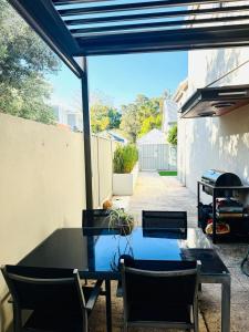 Gallery image of Stylish Subiaco Gem in Perth