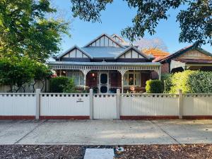 Το κτήριο όπου στεγάζεται  η παραθεριστική κατοικία