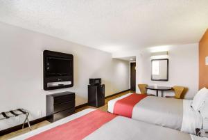 Postel nebo postele na pokoji v ubytování Motel 6-Carson, CA