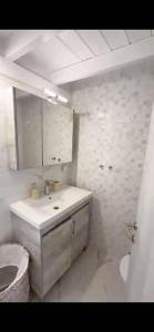 Ένα μπάνιο στο Aegean View Apartment +9 φωτογραφίες