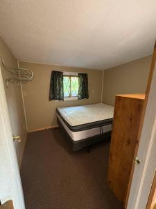 Postel nebo postele na pokoji v ubytování The Lookout- Renovations and upgrades coming