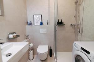 Koupelna v ubytování Krivoo Apartments III