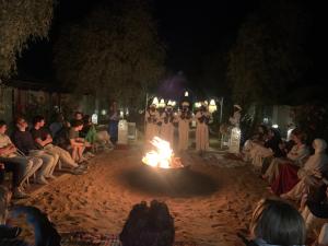 Επισκέπτες που μένουν στο Merzouga Stars Luxury Camp