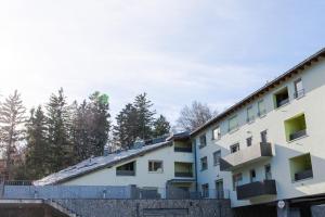 Budova, kde se apartmán nachází + 51 fotografií