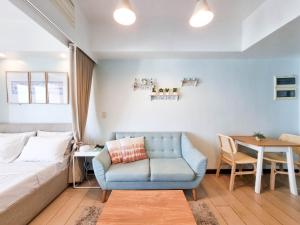 Postel nebo postele na pokoji v ubytování Stunning View 1BR Venice Luxury Residences BGC Ultra Fast WiFi and Washer