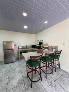 Kuchyň nebo kuchyňský kout v ubytování Enchanting Corcovado Apartment