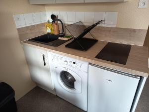 Fotografie z fotogalerie ubytování Grand Studio 4 couchages proche Université et CHU v destinaci Le Mans