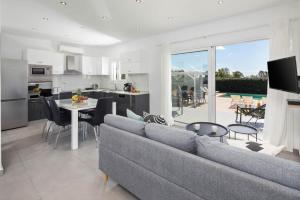 Η κουζίνα ή μικρή κουζίνα στο Villa Casa Di Billy