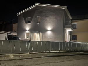 Το κτήριο όπου στεγάζεται  το διαμέρισμα