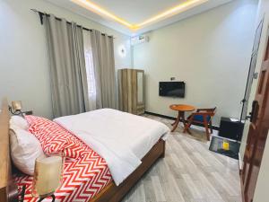 Μια τηλεόραση ή/και κέντρο ψυχαγωγίας στο ES Apartments +6 φωτογραφίες