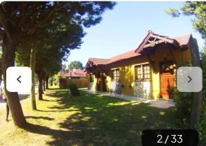 Το κτήριο όπου στεγάζεται  η παραθεριστική κατοικία