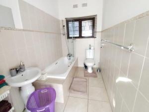 Ένα μπάνιο στο Sea shells self catering +12 φωτογραφίες