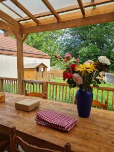 Μπαλκόνι ή βεράντα στο gîte des Bois