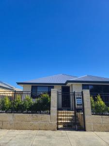 Budova, kde se vila nachází + 35 fotografií