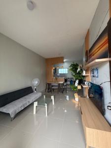 Kuchyň nebo kuchyňský kout v ubytování Kamayo Guest House -near Dahican beach