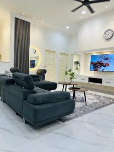 TV a/nebo společenská místnost v ubytování The Payong House