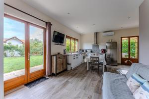 Η κουζίνα ή μικρή κουζίνα στο Lac et Nature