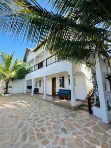 Budova, kde se bed and breakfast nachází + 11 fotografií