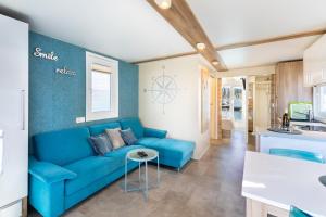 Kuchyň nebo kuchyňský kout v ubytování Bonita HouseBoat Apartment Portorose