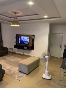 Μια τηλεόραση ή/και κέντρο ψυχαγωγίας στο Suris Hospitality