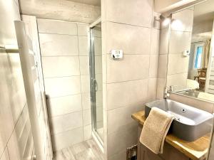 Koupelna v ubytování Le charmant studio - Suquet - Cannes + 23 fotografií