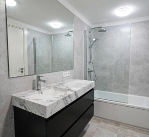 Ένα μπάνιο στο Benpa Hotel +17 φωτογραφίες