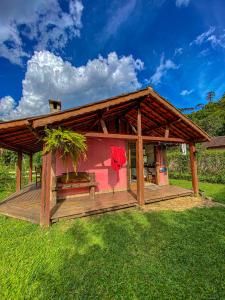 Zahrada ubytování Chalés Camping Vale Das Cachoeiras Visconde de Mauá