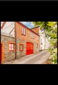 Το κτήριο όπου στεγάζεται  η παραθεριστική κατοικία