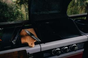 Εγκαταστάσεις μπάρμπεκιου για όλους τους επισκέπτες του καταφυγίου