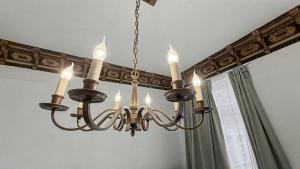 Fotografie z fotogalerie ubytování Apartment im Denkmal zentral in Krefeld mit hohen Decken v destinaci Krefeld