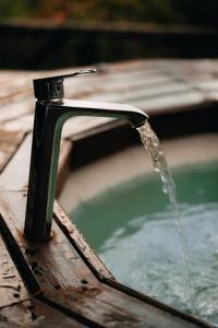 Πισίνα στο ή κοντά στο Cabaña Ocaso Forest El Retiro