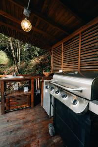 Εγκαταστάσεις μπάρμπεκιου για όλους τους επισκέπτες του καταφυγίου