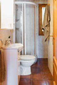 Koupelna v ubytování El racó a Anserall. A 8km Andorra. + 24 fotografií