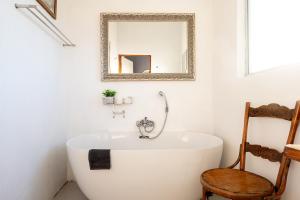 Et badeværelse på Winterfontein Karoo Retreat + 71 billeder